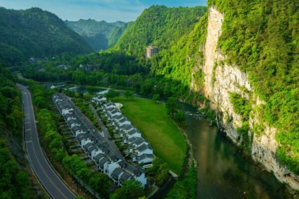 هتل Harmona Resort & Spa Zhangjiajie در ژانگجیاجیه چین