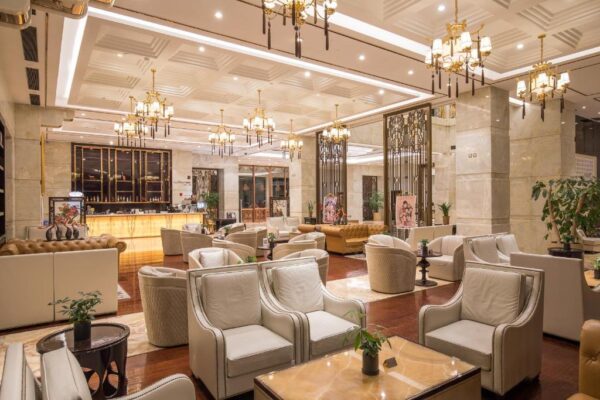 هتل Royal Garden Hotel Shanghai در شانگهای چین