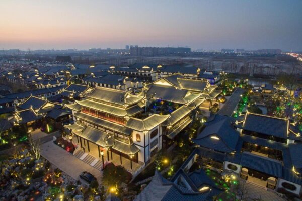 هتل Royal Garden Hotel Shanghai در شانگهای چین
