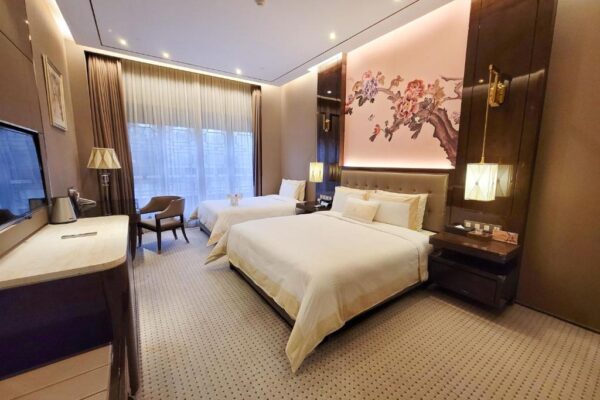 هتل Royal Garden Hotel Shanghai در شانگهای چین